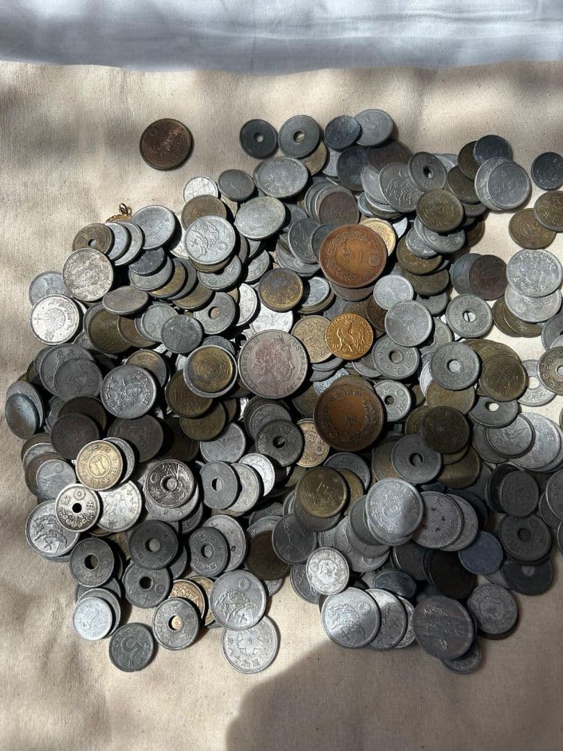 大量の旧貨幣外貨セット