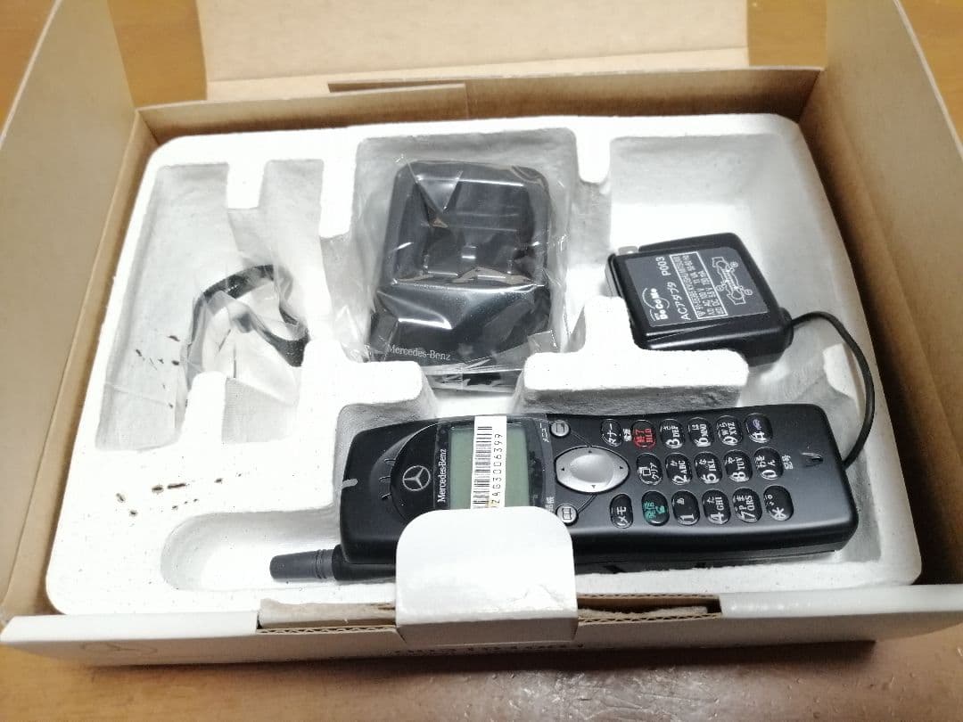 メルセデスベンツ携帯（Mercedes-Benz）Mobilephone未使用