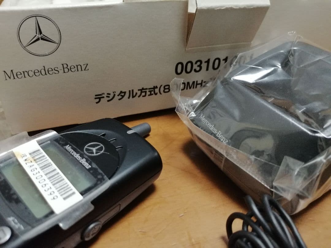 メルセデスベンツ携帯（Mercedes-Benz）Mobilephone未使用