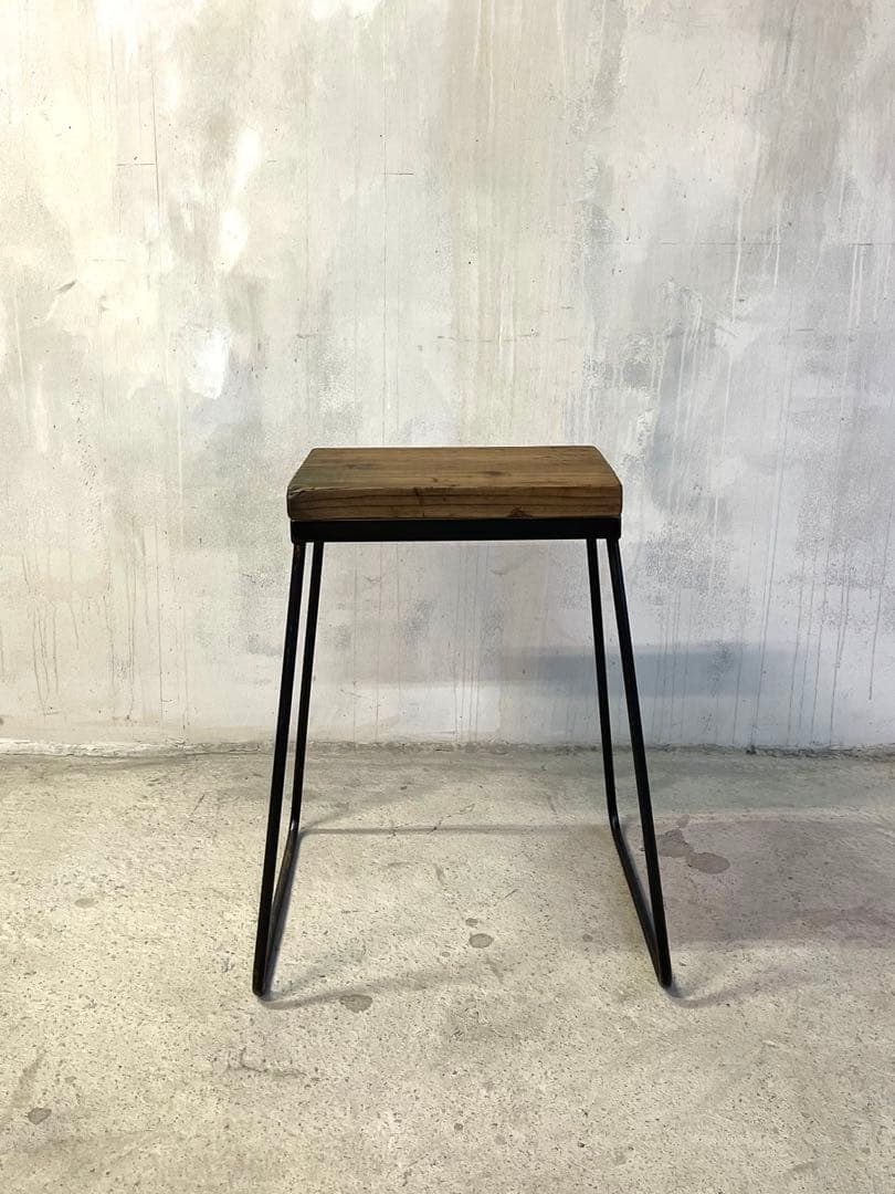 アイアンと古材ハンドメイドコーヒーテーブル　h560 OLD COCKER