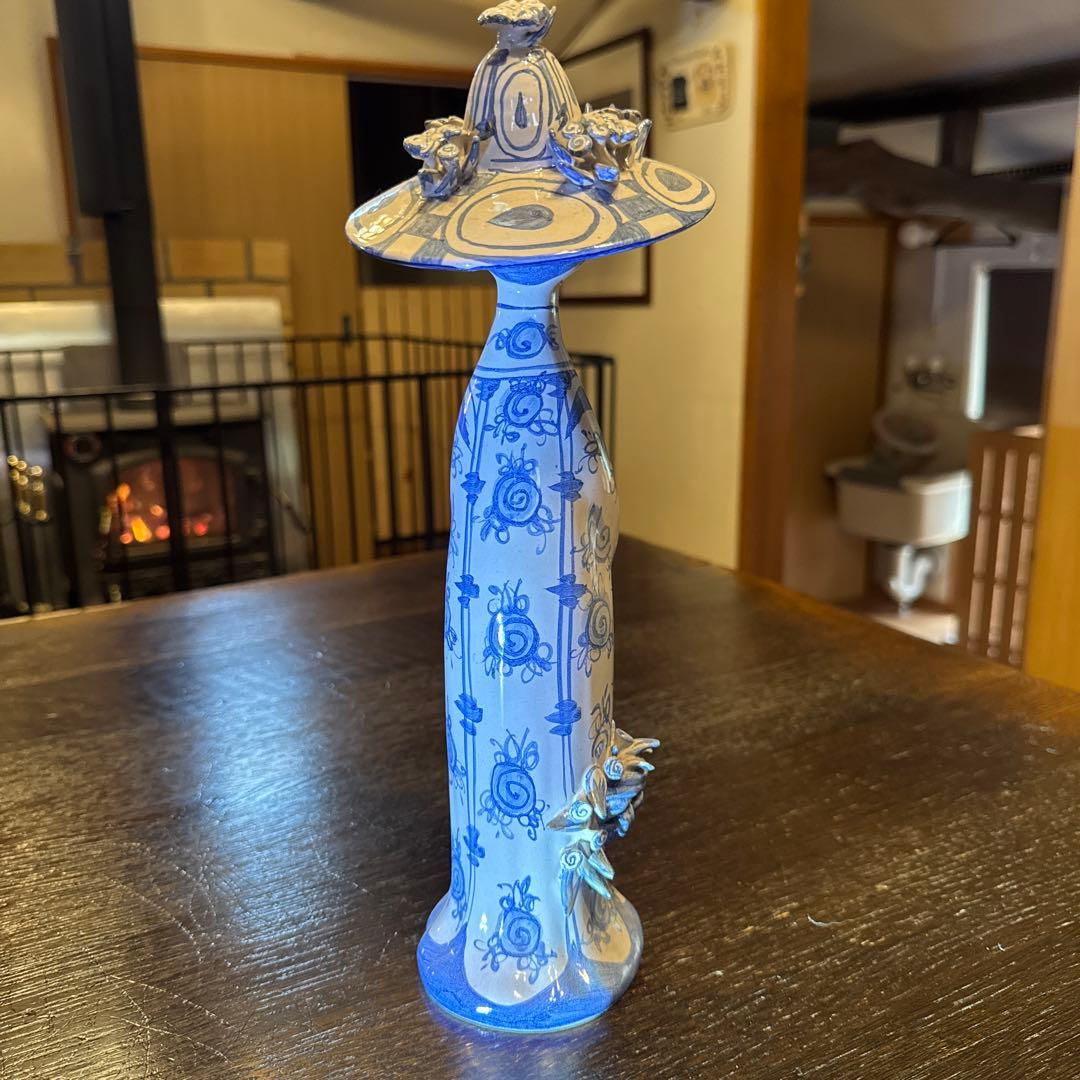 ビヨンヴィンブラッド　陶器人形　花