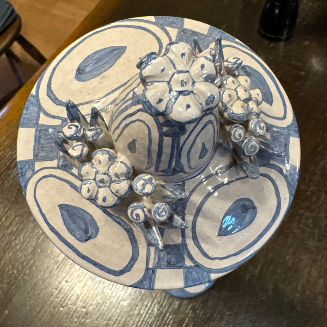 ビヨンヴィンブラッド　陶器人形　花