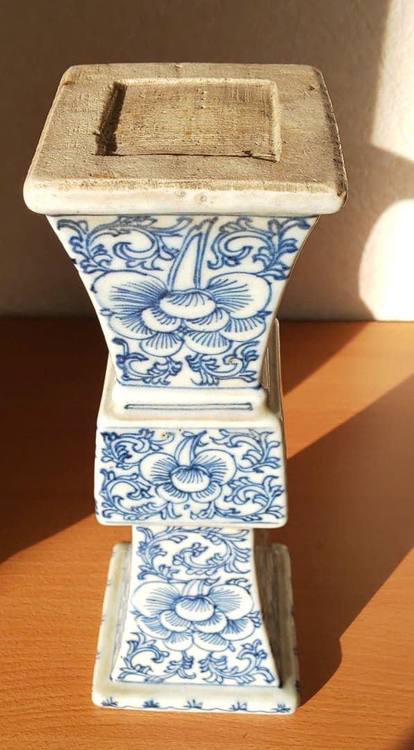 中国美術 清朝期 清代青花纏枝蓮紋花觚 染付蓮紋瓶 唐物