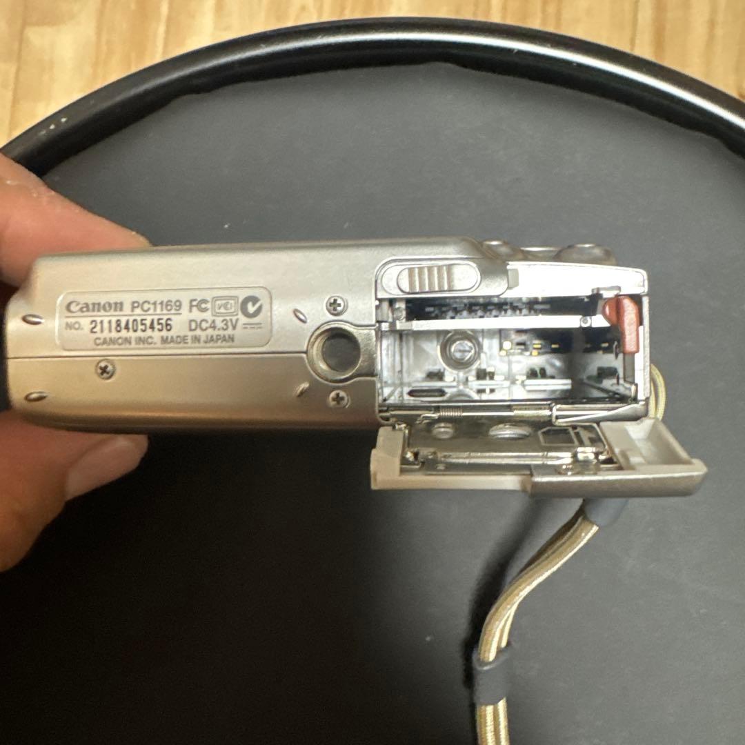 Cânon Ixy digital 700