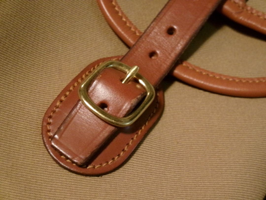 【美品】BRADY ブレディ アリエルトラウト ショルダーバッグ カーキ