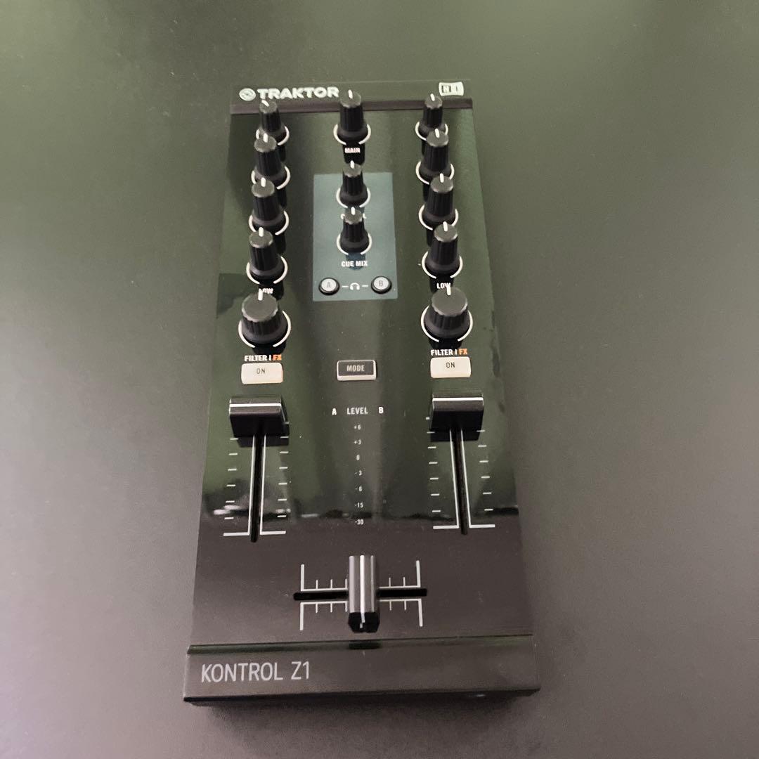DJ機材 traktor kontrol z1