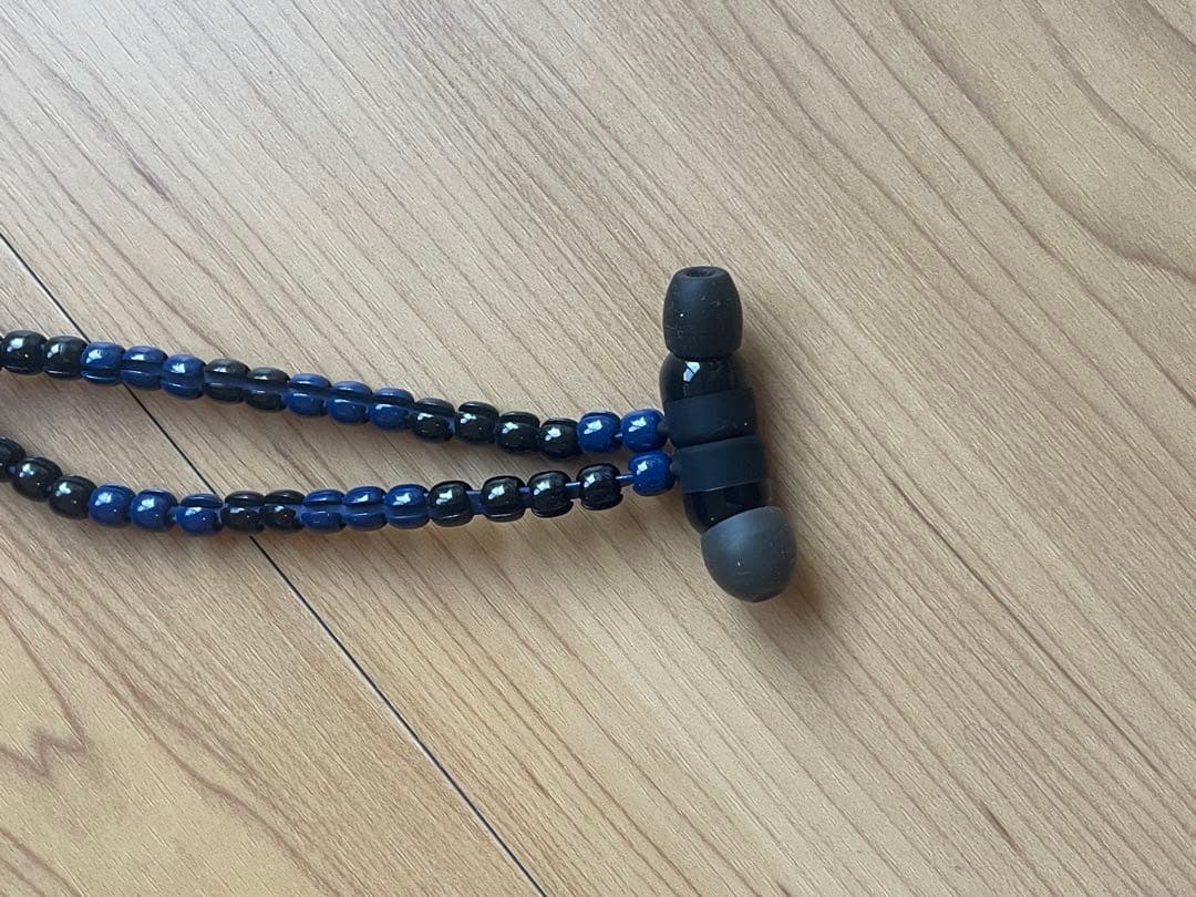 そ*様 激レア sacai × beats Earphone ネックレス ジャン