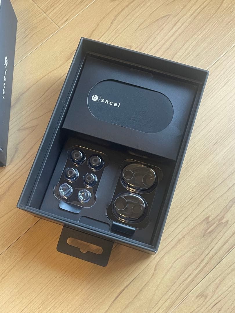 そ*様 激レア sacai × beats Earphone ネックレス ジャン