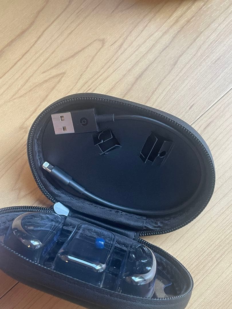 そ*様 激レア sacai × beats Earphone ネックレス ジャン