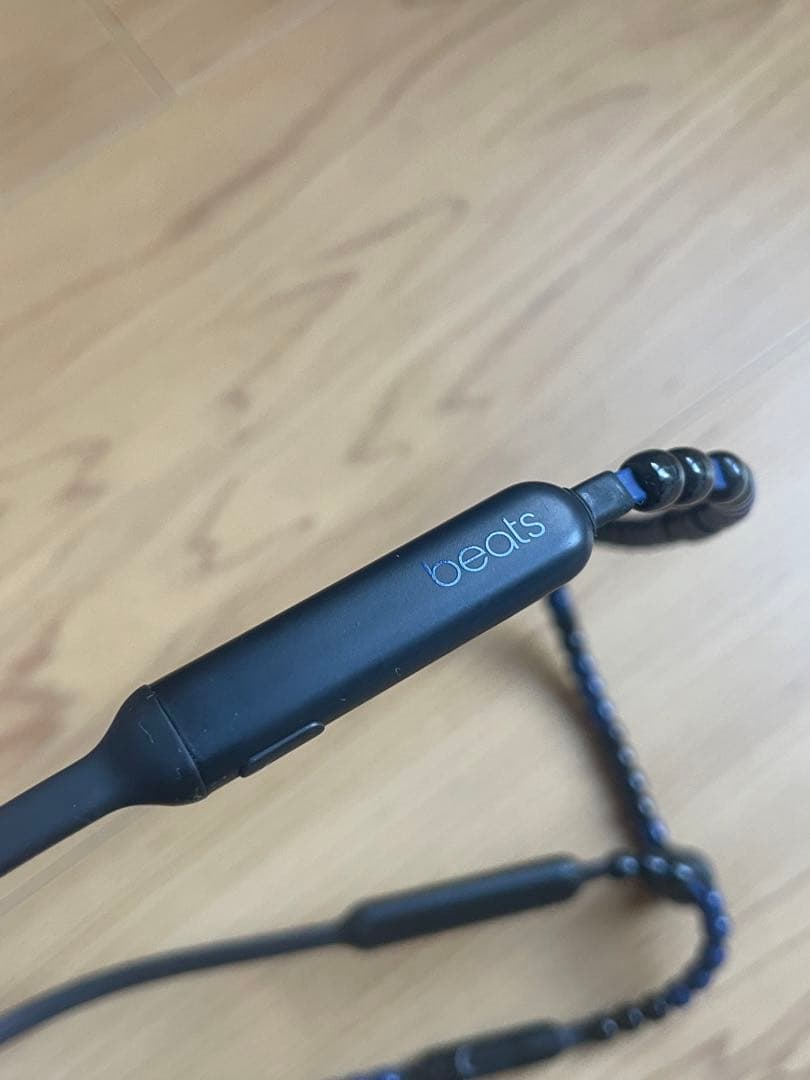 そ*様 激レア sacai × beats Earphone ネックレス ジャン