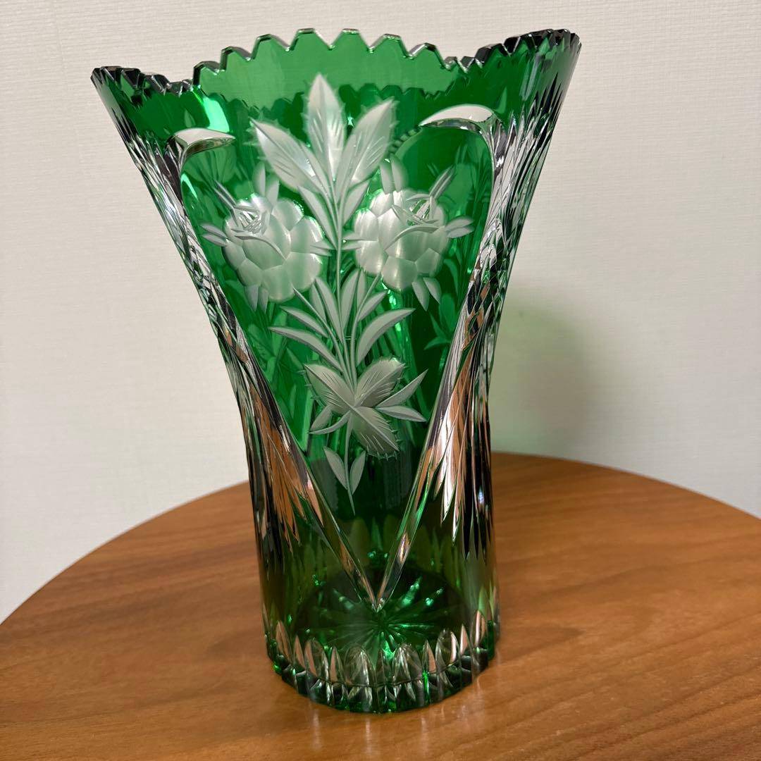 ドレスデンクリスタル グリーン ガラス 花瓶 フレア型