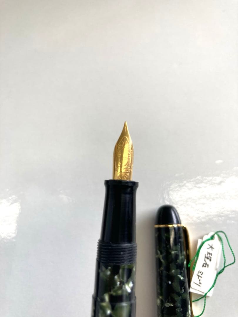 カトウセイサクショカンパニー(加藤製作所)万年筆 大理石　ミドリ　貴重