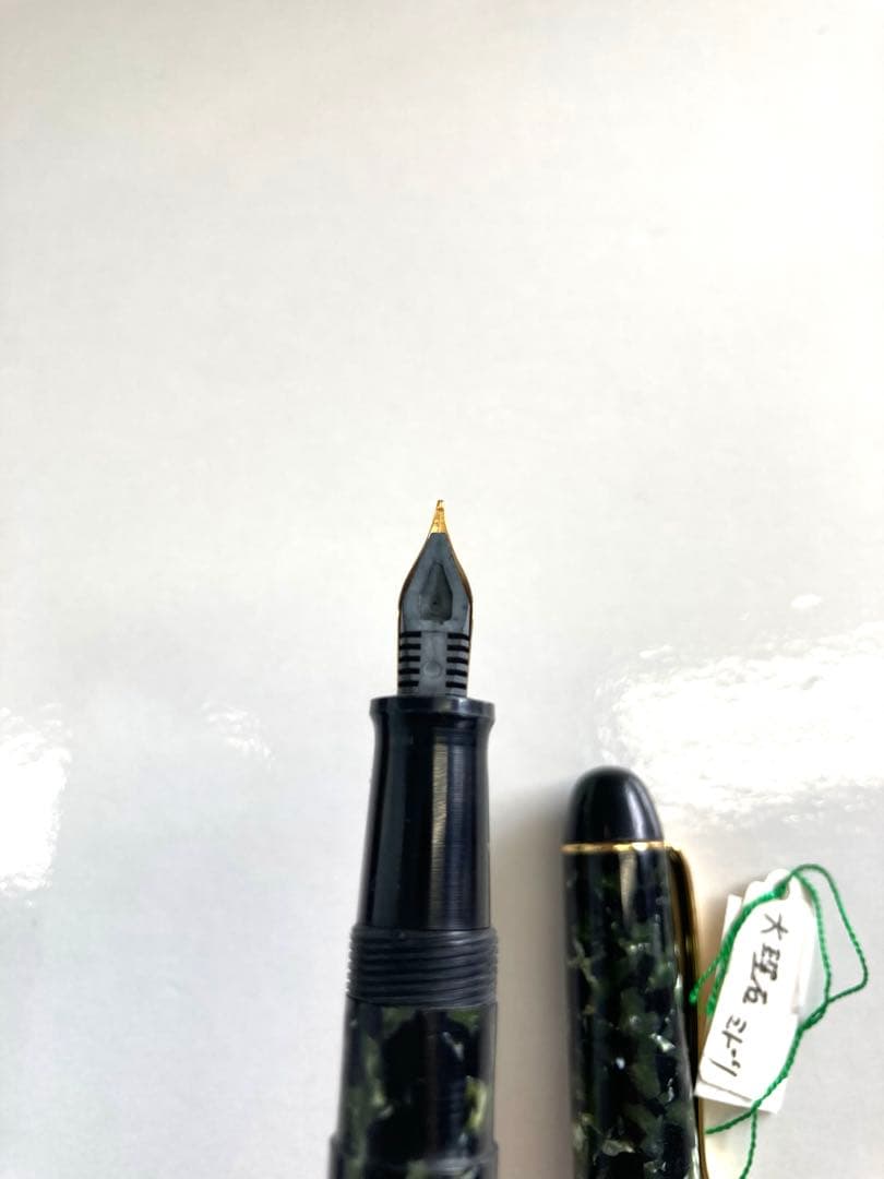 カトウセイサクショカンパニー(加藤製作所)万年筆 大理石　ミドリ　貴重