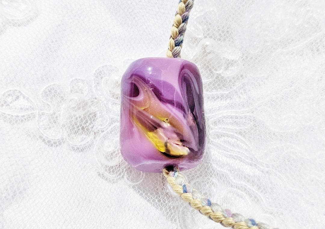 吉田正子トンボ玉（貳拾貳）　「江戸組み紐」ネックレス　ガラス玉に込めた日本画