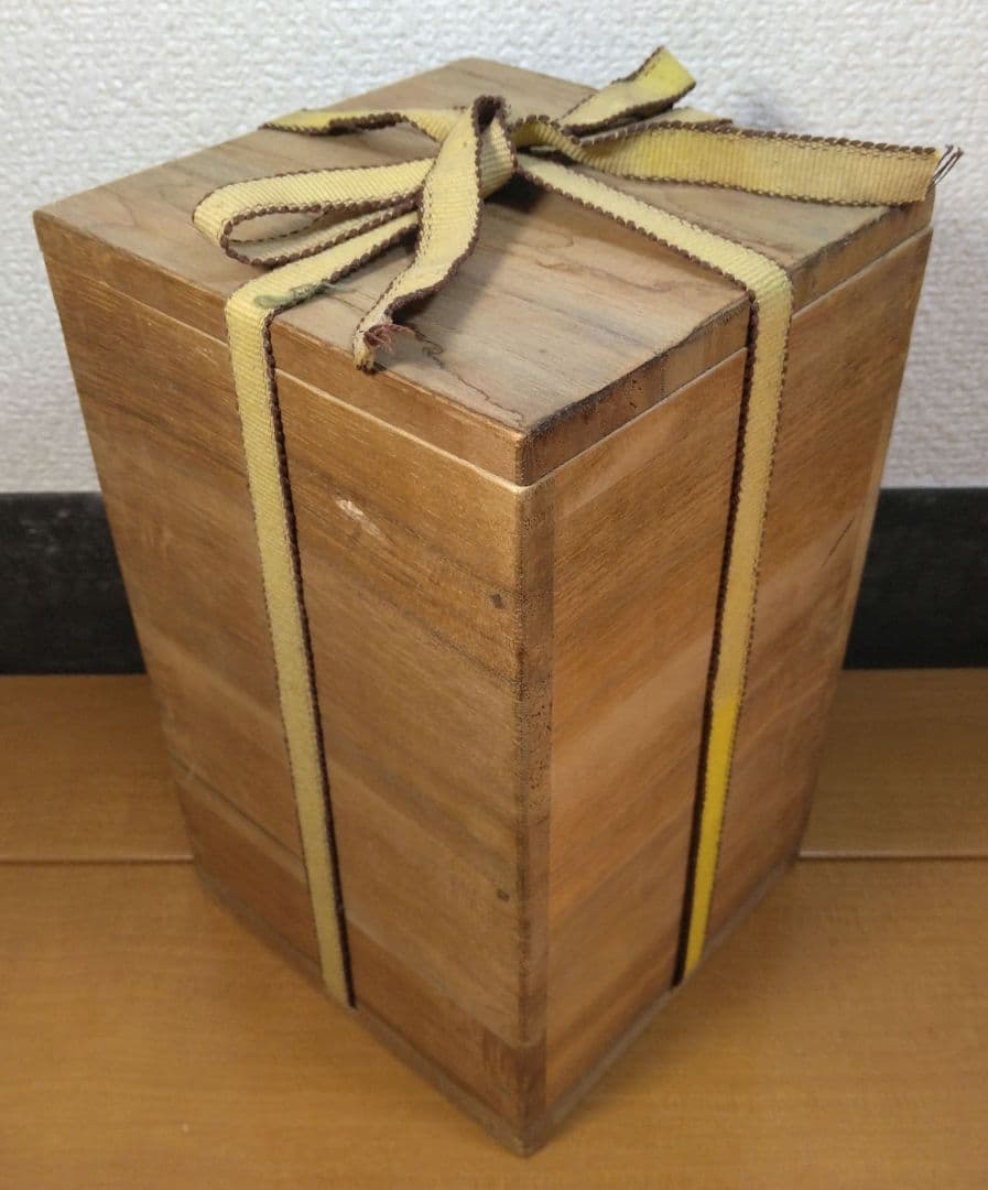 人間国宝 金城次郎 壷屋焼徳利 栞 共箱 美品 手づくり壺屋焼シール 魚紋徳利