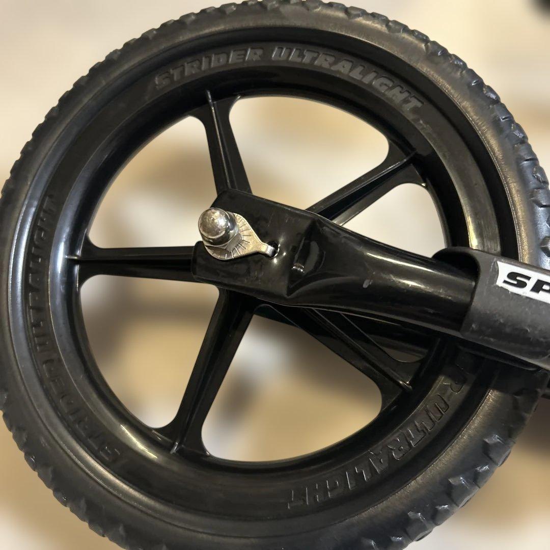 STRIDER バランスバイク ブラック　ストライダー　スポーツ