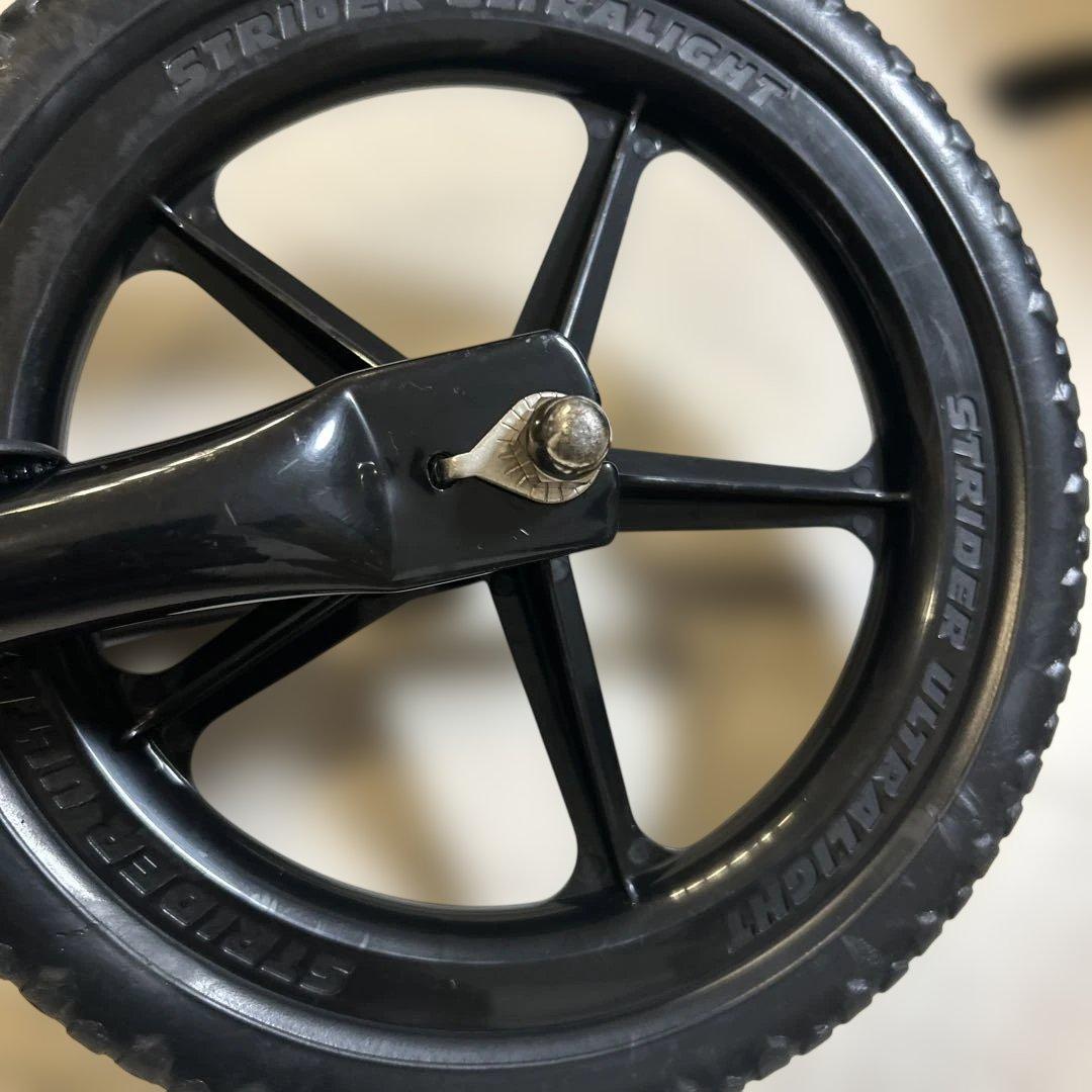 STRIDER バランスバイク ブラック　ストライダー　スポーツ