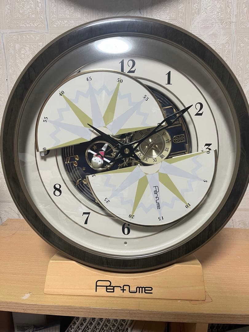 Perfume からくり時計　10周年記念　掛け時計 台座あり　リズム時計