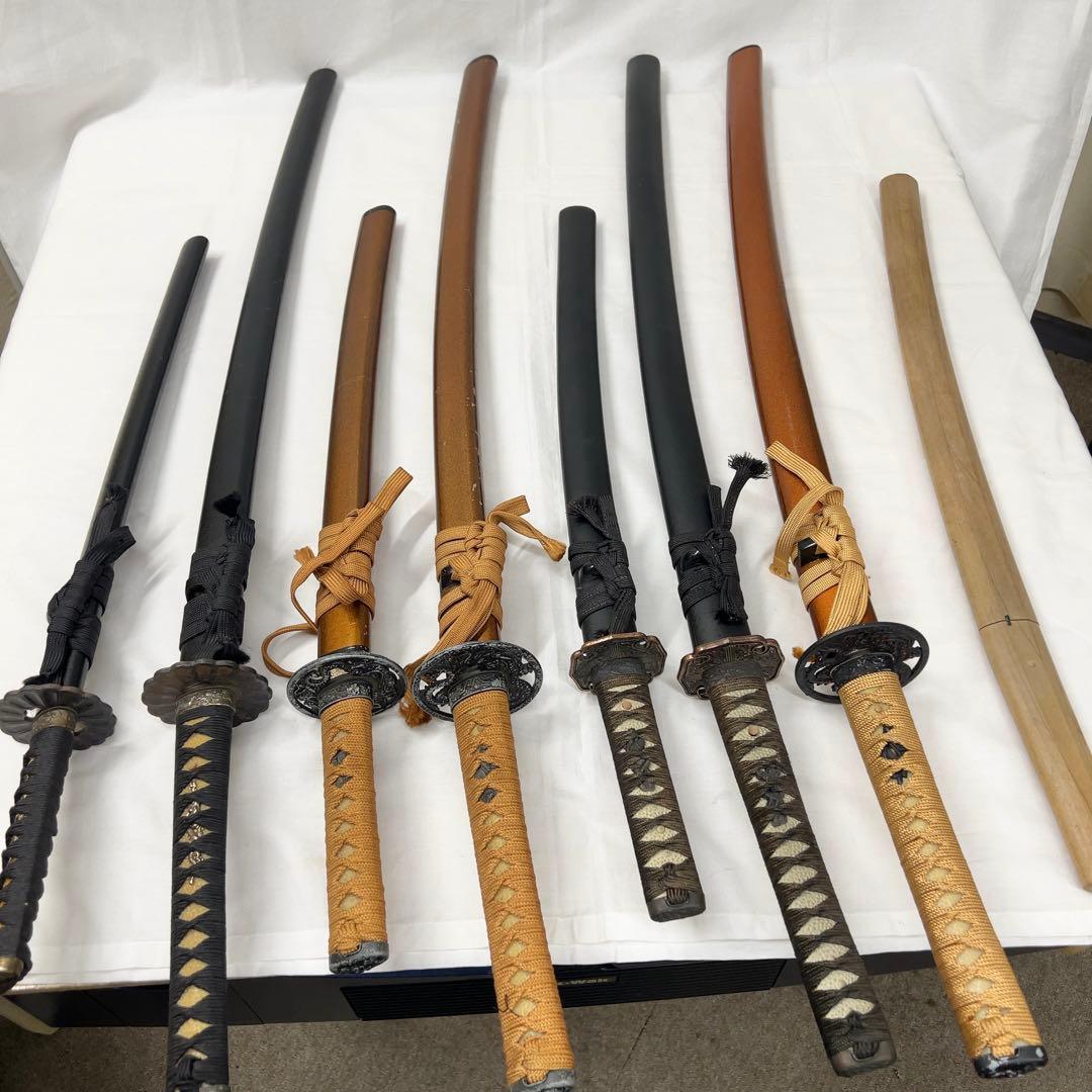 【傷あり】A 模造刀 8本 まとめ 鍔 透かし 太刀鍔 花形鍔 太刀 脇差 白鞘