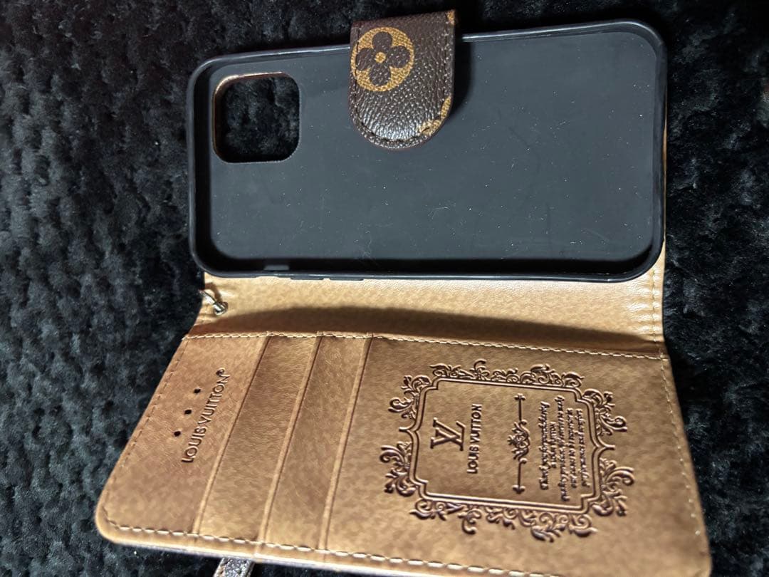 Louis Vuitton モノグラム 手帳型ケースiPhone12用