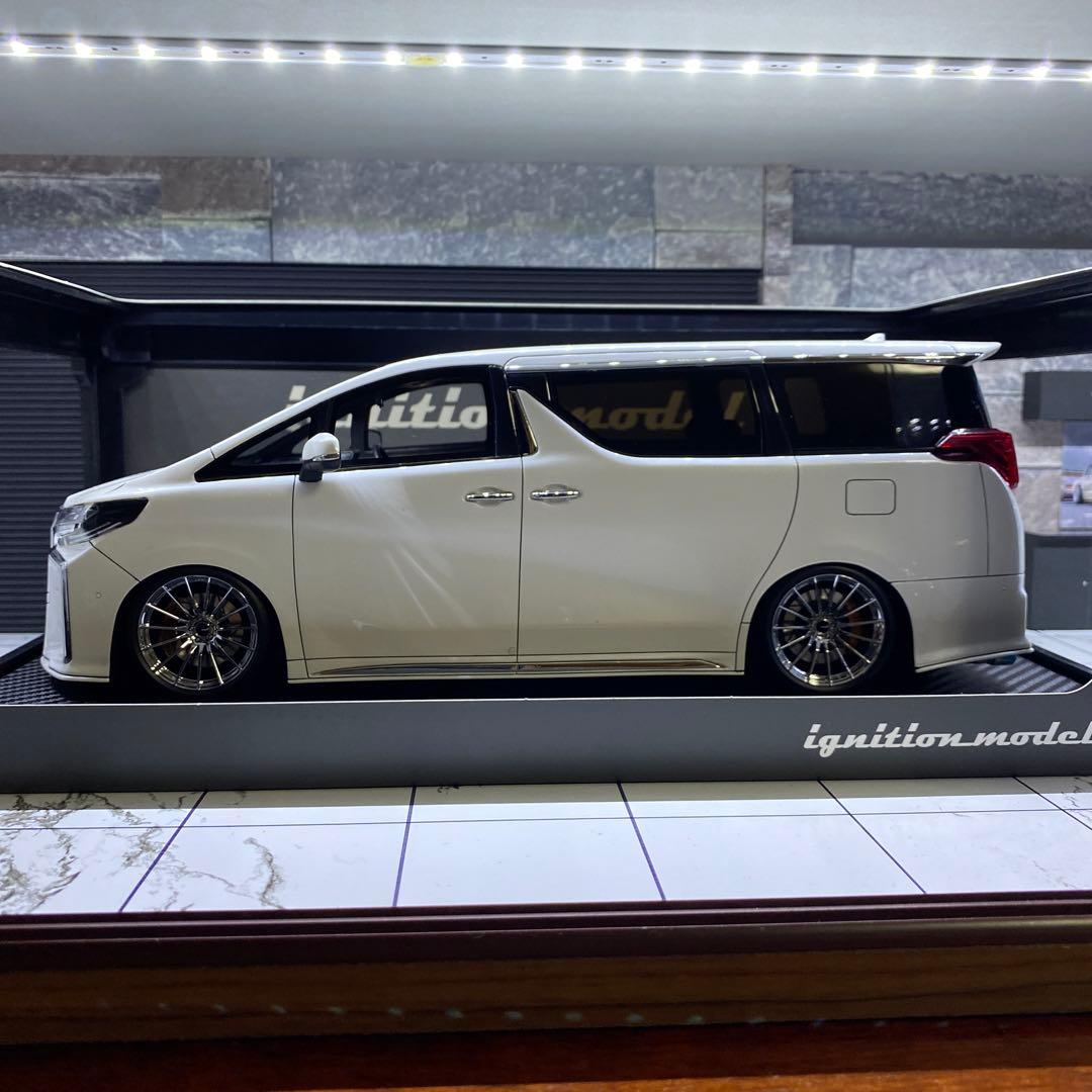 イグニッションモデル アルファード 1/18ホワイト