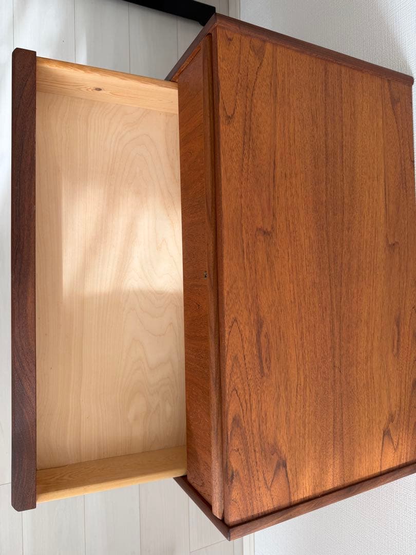 木製キャビネット 3引き出し Hanbjerg Møbelfabrik