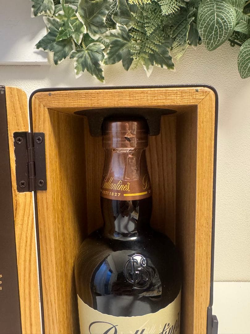 【新品未開封】 30年熟成バランタイン 木箱付き