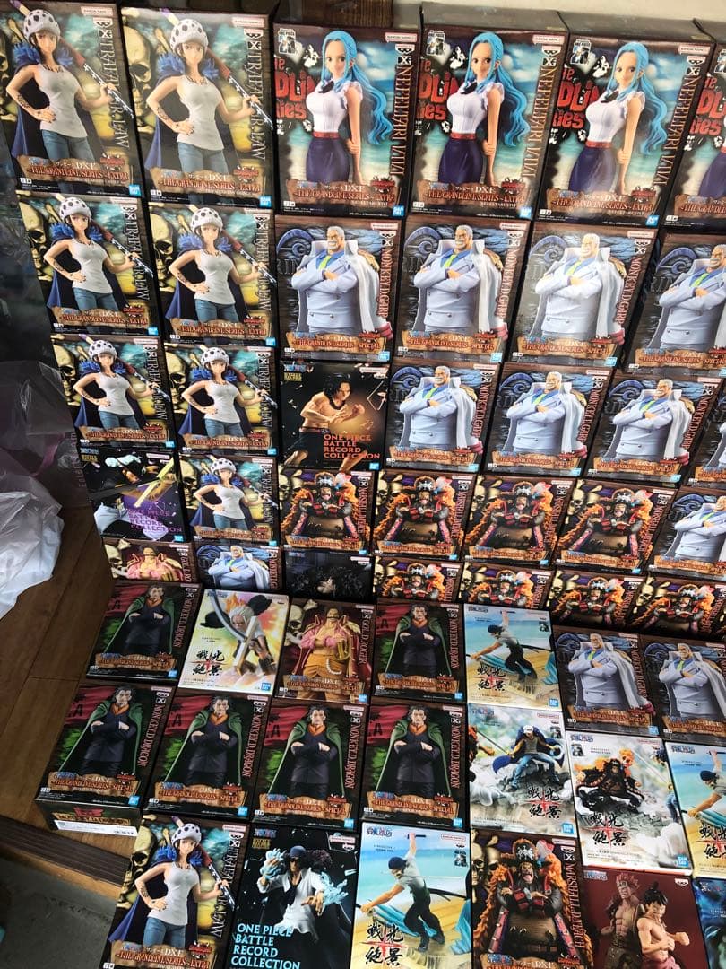 ワンピース　フィギュア　ガープ　ロー　ゾロ　黒ひげ　女ロー　63個