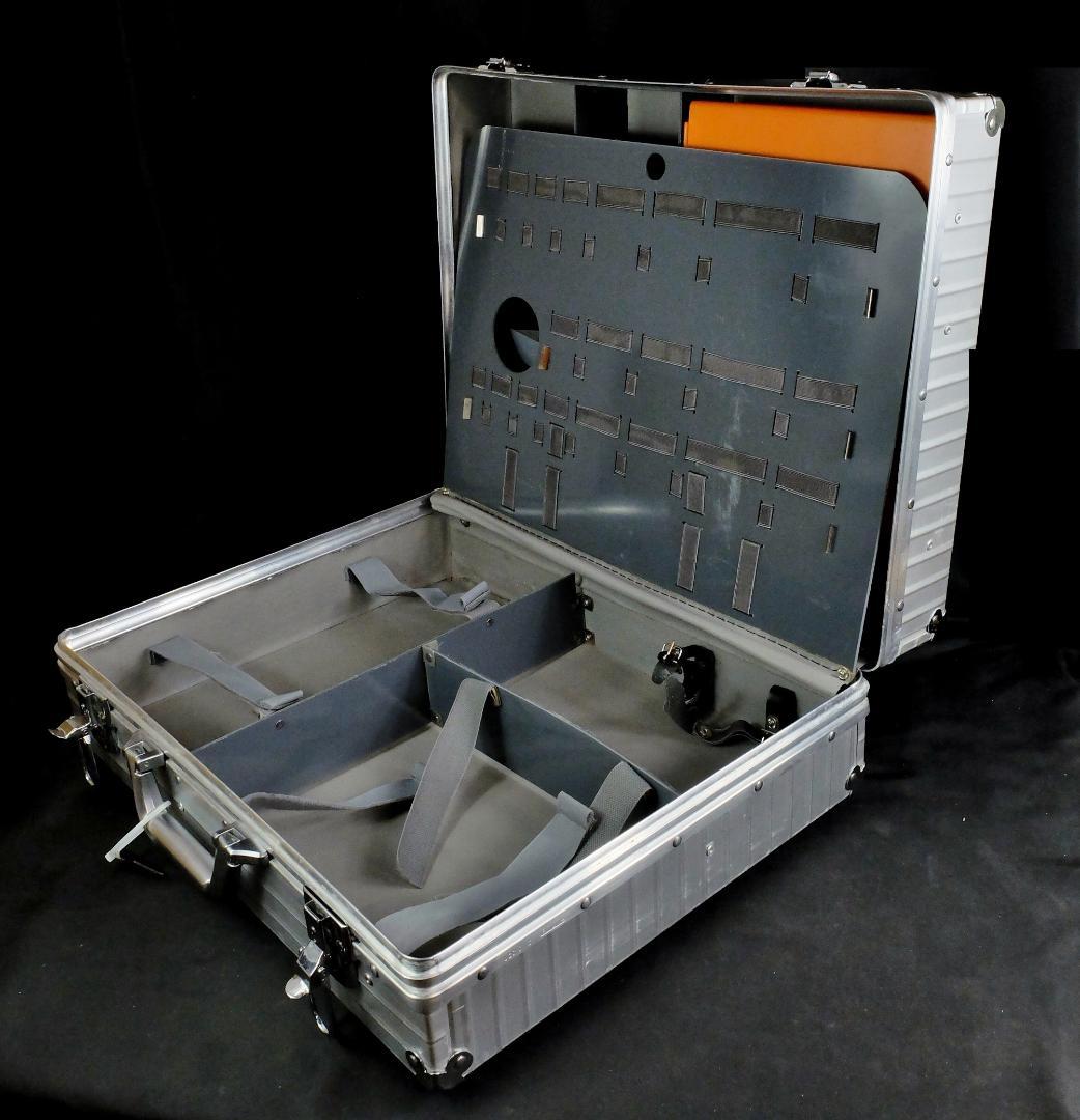 リモワ ラージ・アルミアタッシェ オーガナイザーパネル付 51ⅹ40ⅹ18cm
