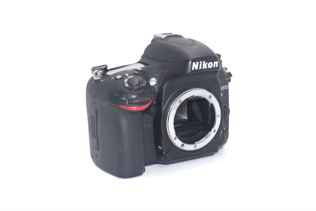 小型で扱いやすい人気フルサイズ機♪Nikon D610 ボディ♪