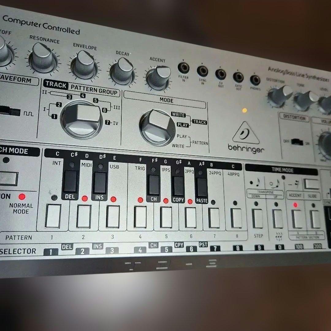 Roland MC-303❇️&❇️ BehringerTD-3 ❇️2点セット