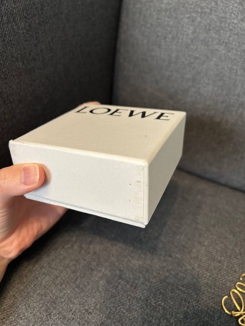 ロエベ　ブローチ　ゴールド　コサージュ