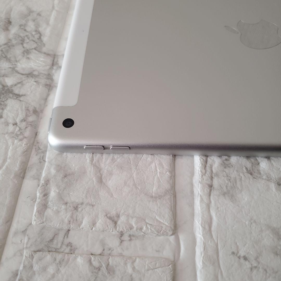 257 iPad 8世代 32GB SIMフリー シルバー