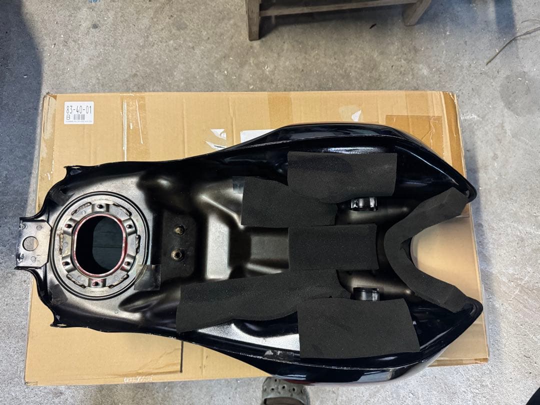 ホンダ　cb400sf NC42 タンク