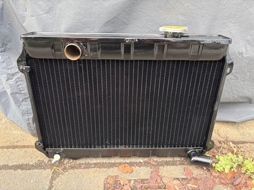 510ブルーバード　純正ラジエーター