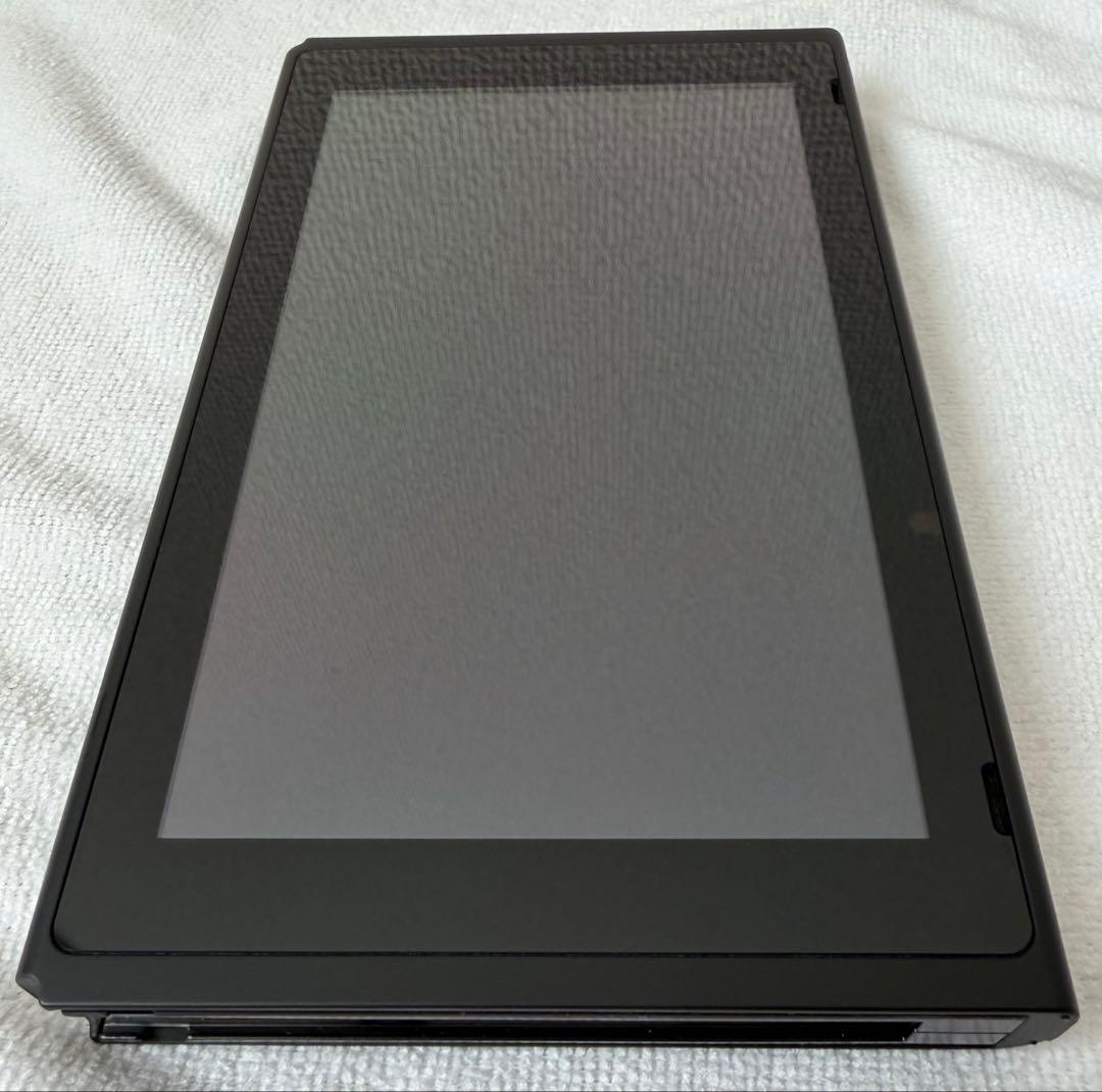 Nintendo Switch本体(付属品は未使用)