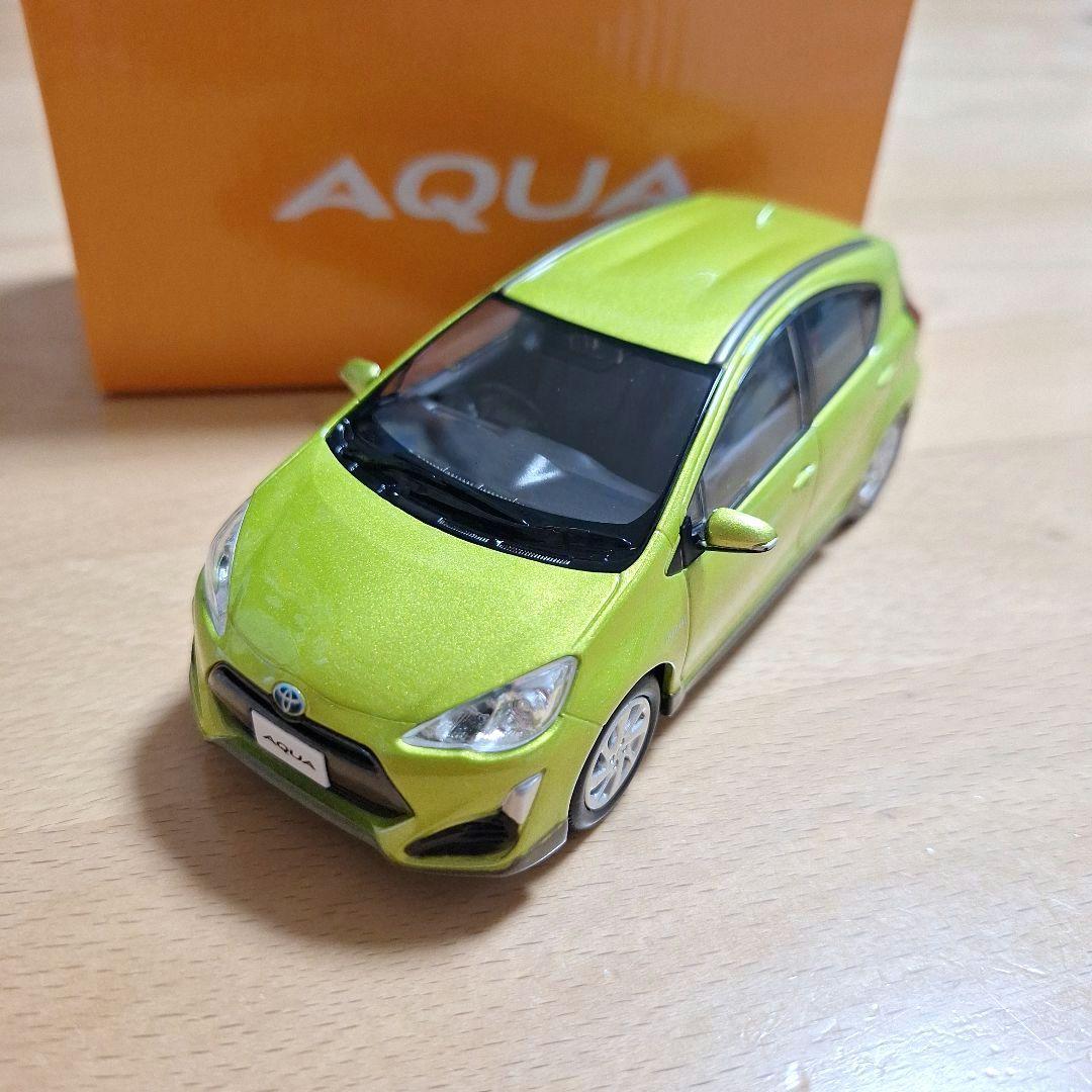 【新品・未使用】トヨタ アクア ミニカー 非売品