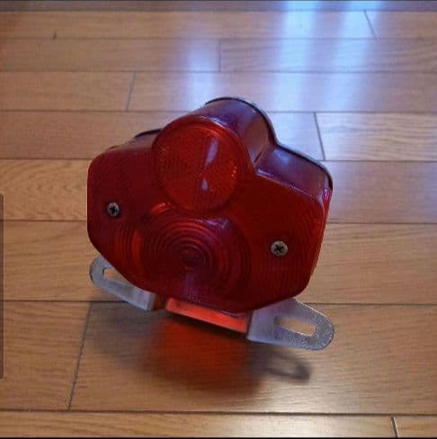 【正規品　純正】ヤマハTY125　純正テールランプ　赤