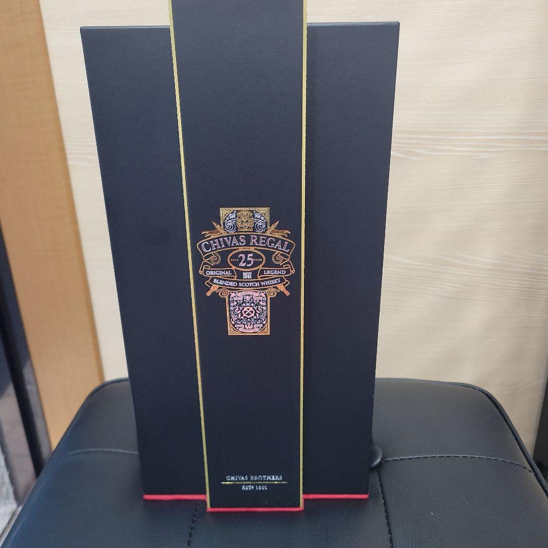 CHIVAS REGAL 25年 スコッチウイスキー 750ml