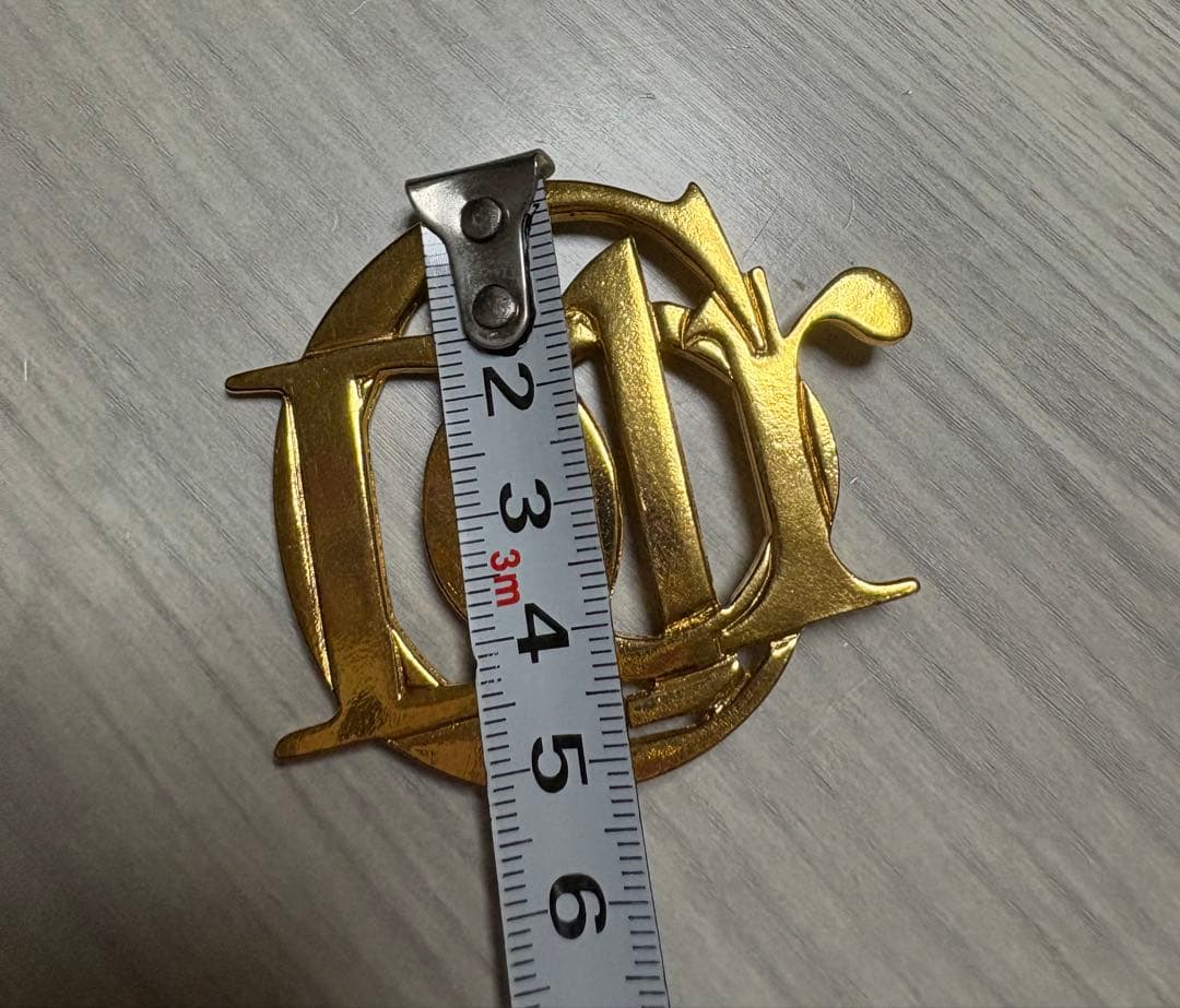 美品 Christian Dior ゴールドロゴブローチ エンブレム ディオール