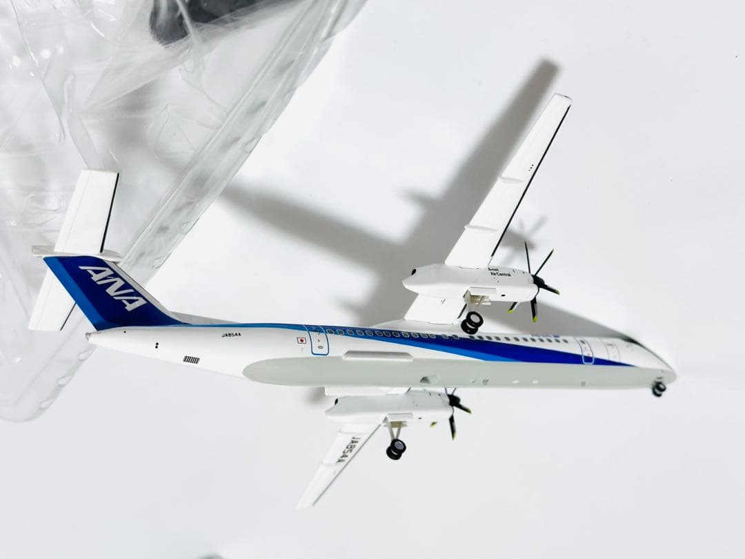 全日空商事1/200 DHC-8-400