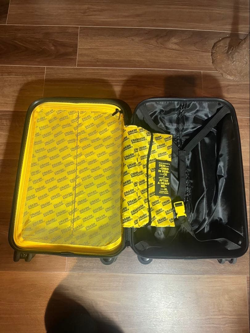 CRASH BAGGAGE キャリーケース Sサイズ　40リットル