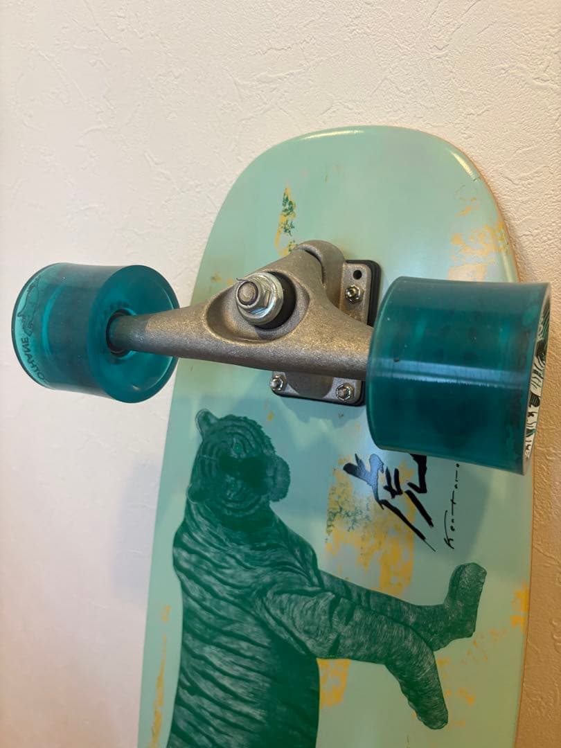 11/20まで特別プライスCarver TORA 33inch サーフスケート