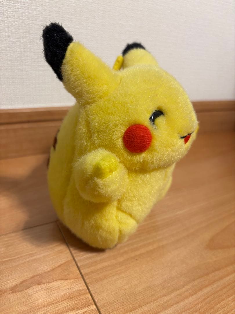 ポケモン ぬいぐるみ TOMY ピカチュウ