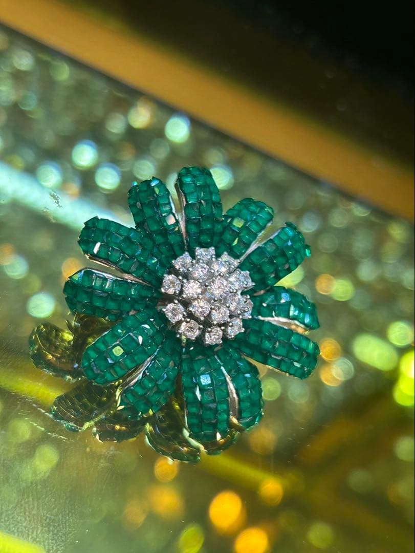 ミステリーグリーンガーネットブローチ