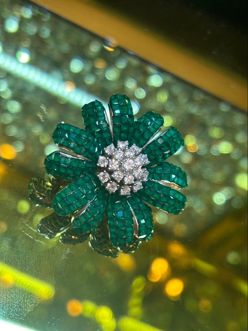 ミステリーグリーンガーネットブローチ