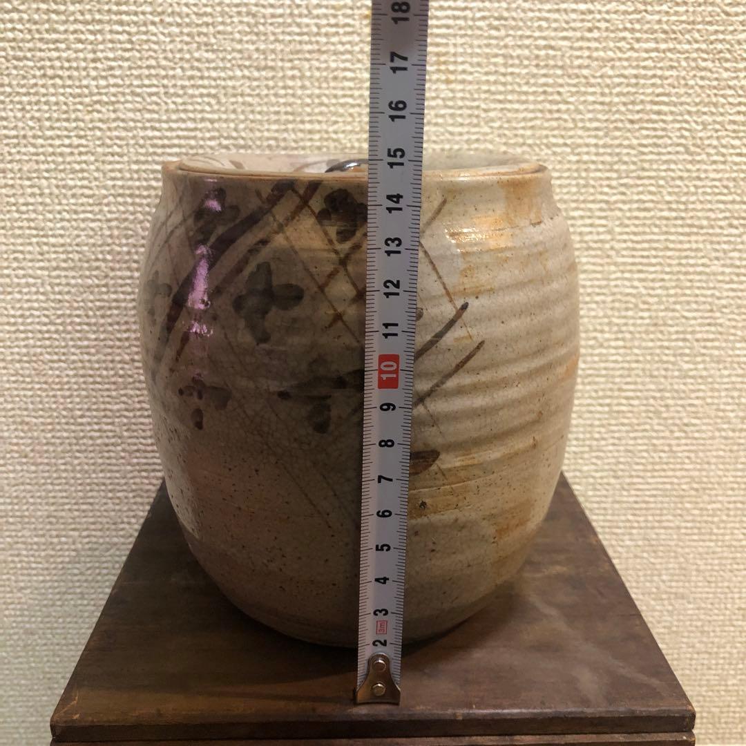 陶器の円筒形収納容器　骨董品　壺　激レアコレクション初期　骨董品　希少、限定出品