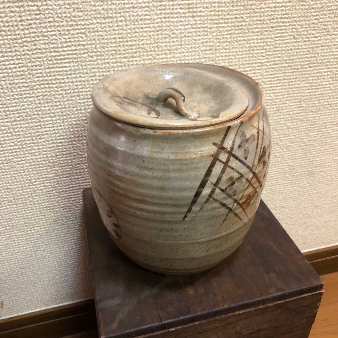 陶器の円筒形収納容器　骨董品　壺　激レアコレクション初期　骨董品　希少、限定出品