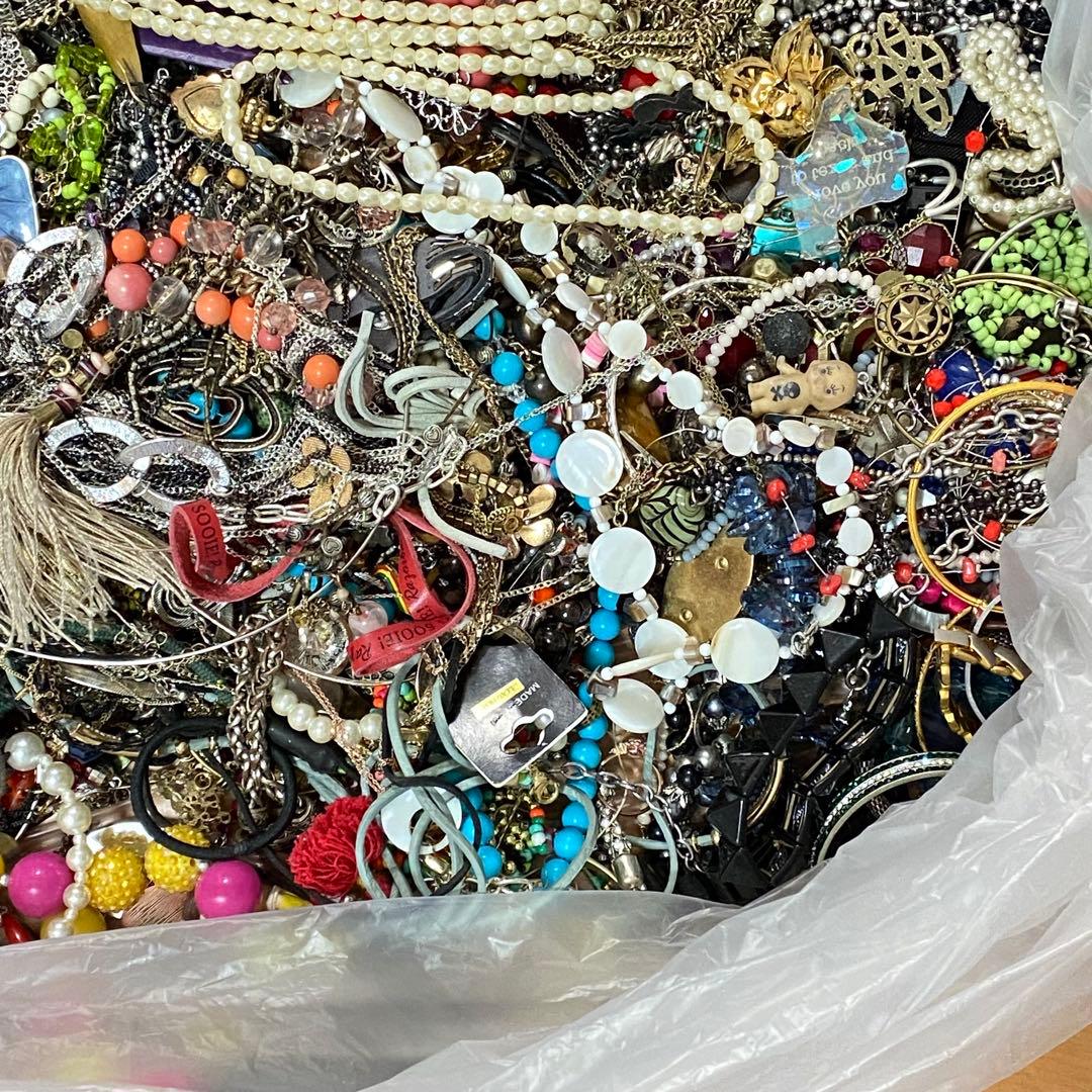 大量まとめ売り　ジャンク　未選別　アクセサリー色々③　約11.3㎏　ネックレス他