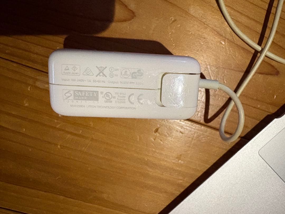 MacBook Air 2017 MacBook本体　充電器付き